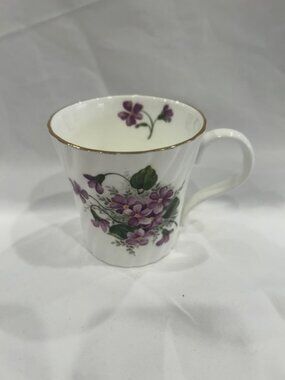 Fine Bone China - Royal Castle Tea or Coffee cups  - Set of 2 – Vintage England